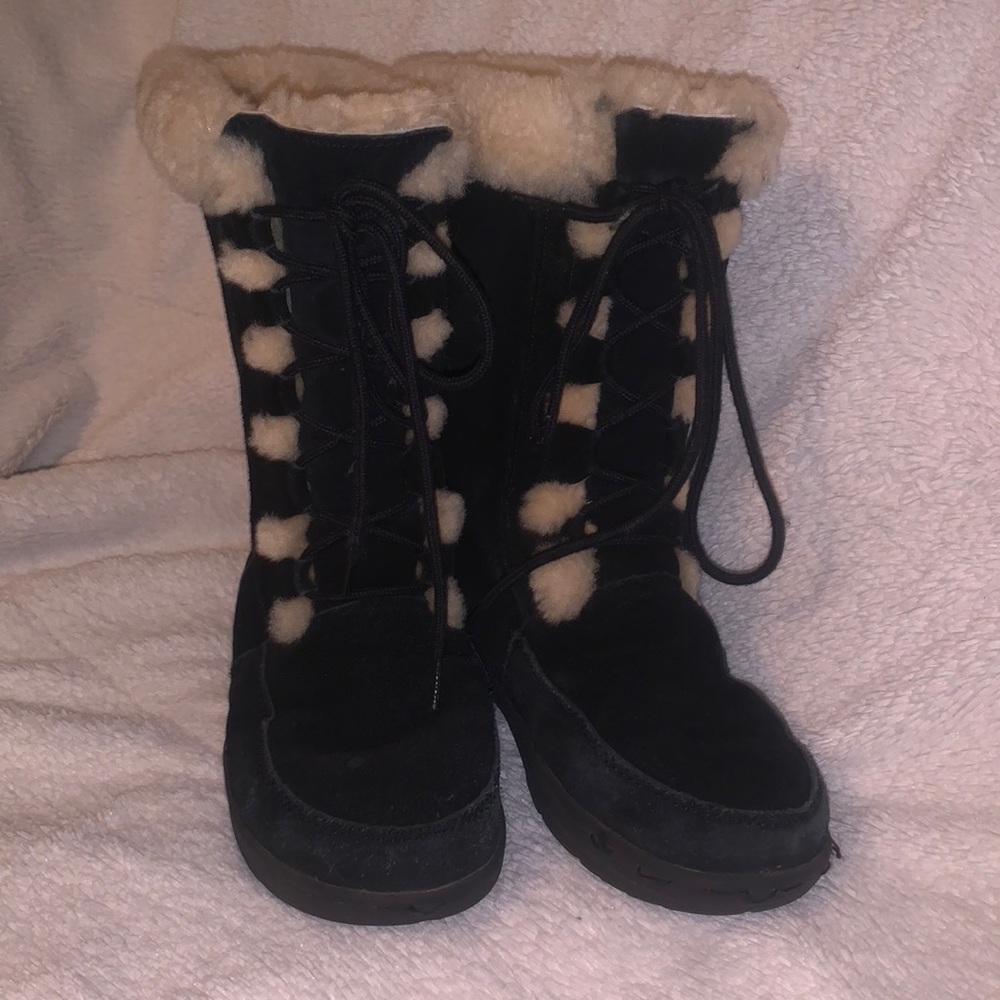 Bearpaw black boots. Size 3. Lace up.